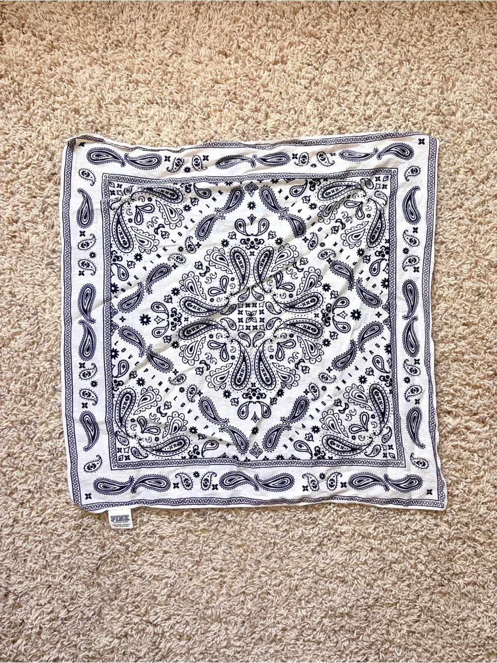 NWOT PINK Victoria's Secret White and Black Paisley Bandana New Hair